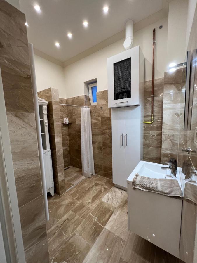 Kalitka Apartman Eger Buitenkant foto